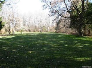 4698 Beach Ridge Rd, Lockport, NY 14094