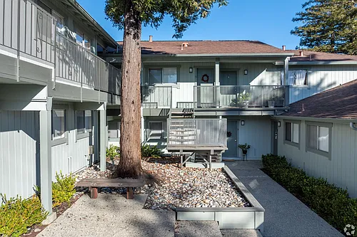 900 Alvarez Ave Photo 1