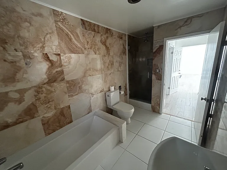 939 Hilgard Ave — Photo 10