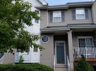 6 Clearbrook Ln, Flemington, NJ 08822