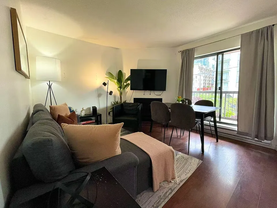 1405 Haro St #302