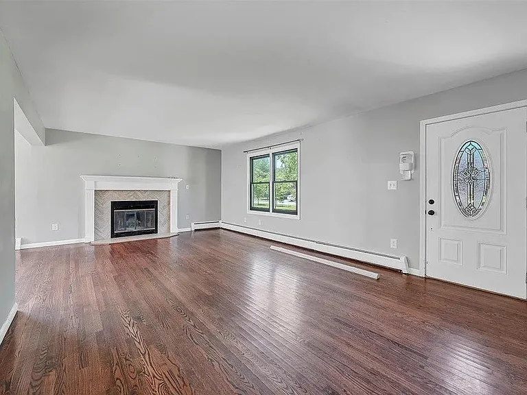 54 Capital Dr — Photo 15