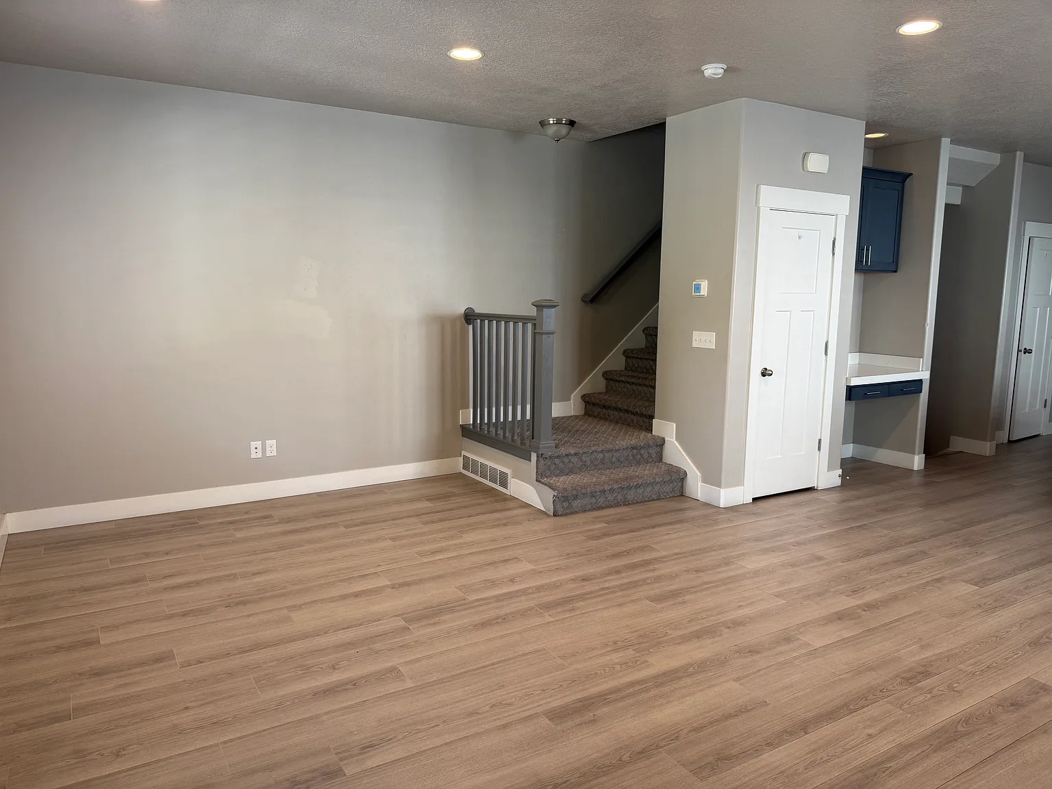 4 bed, 3.5 bath, 2700 sqft, $2,795 — Photo 4