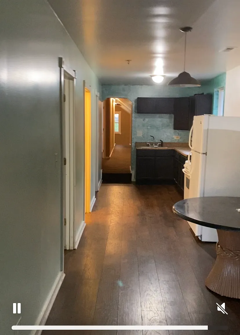 4 bed, 2000 sqft, $2,300 — Photo 3