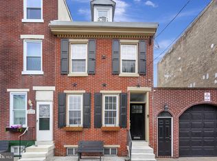 218 Greenwich St, Philadelphia, PA 19147