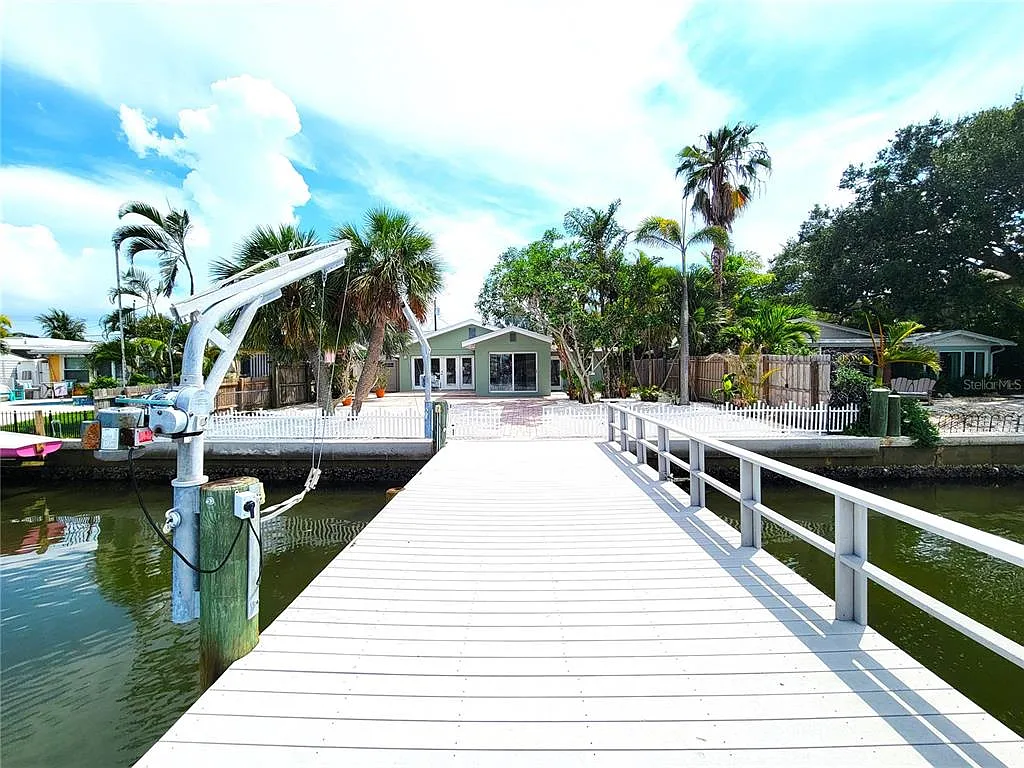 3 bed, 2.0 bath, 1658 sqft, $3,500 — Photo 3