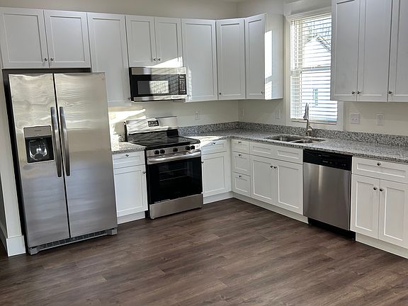3rd image of 526 Johnson Rd #B