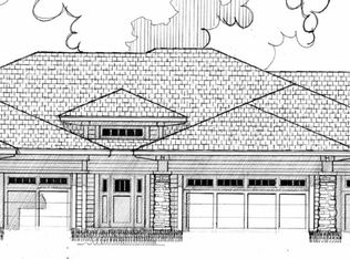 1905 Country Club Dr, Coralville, IA 52241