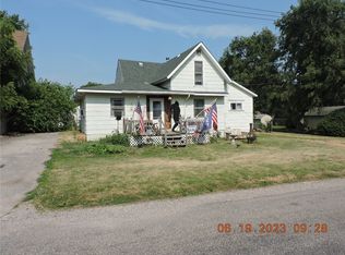 6 Charlesworth Ave, Bismarck, IL 61814