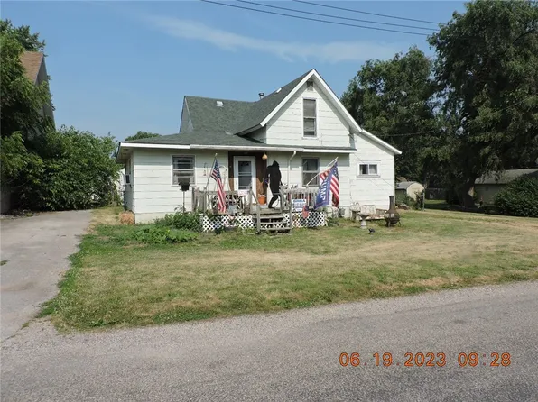 6 Charlesworth Ave, Bismarck, IL 61814