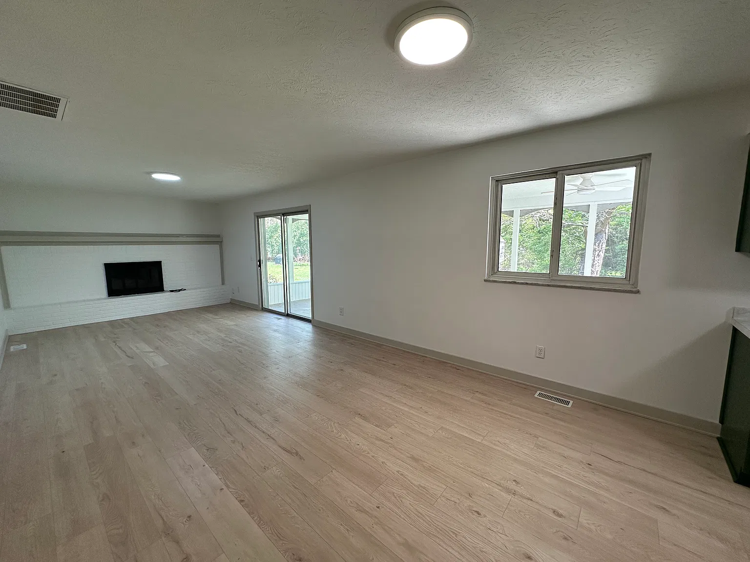 9869 Chambray Dr — Photo 3