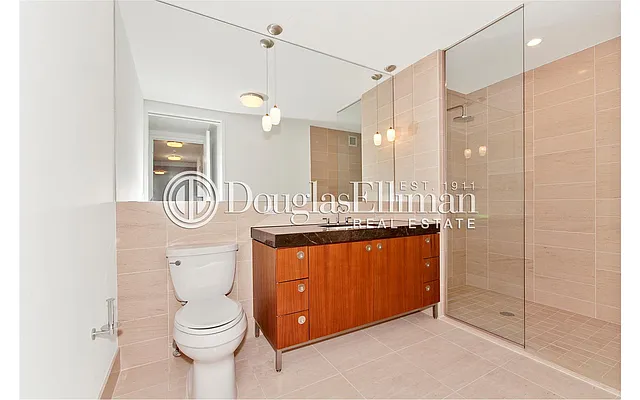 Rented by Douglas Elliman | media 16