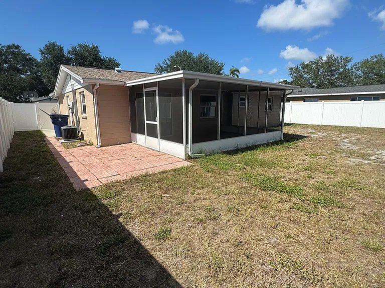 3346 Coldwell Dr — Photo 2