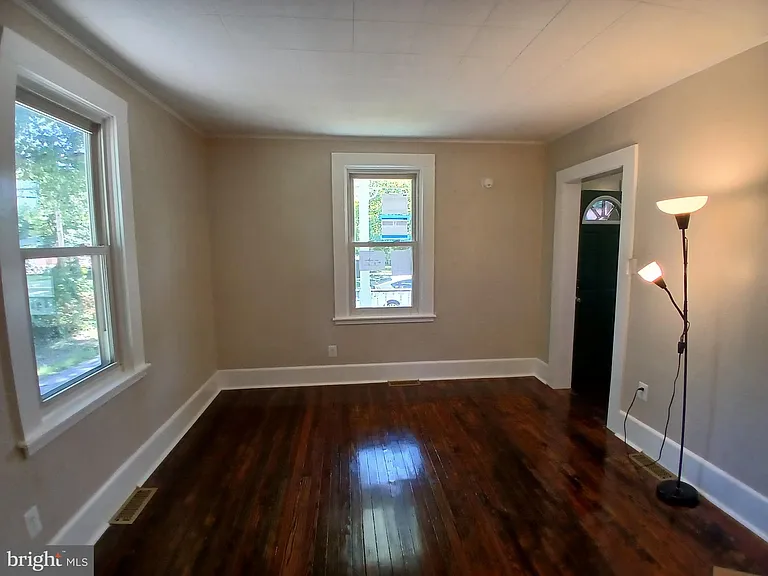 8704 Rhode Island Ave — Photo 10