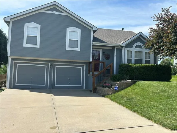 8205 NE 106th Ter, Kansas City, MO 64157