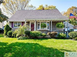 61 Plymouth Dr, Iselin, NJ 08830