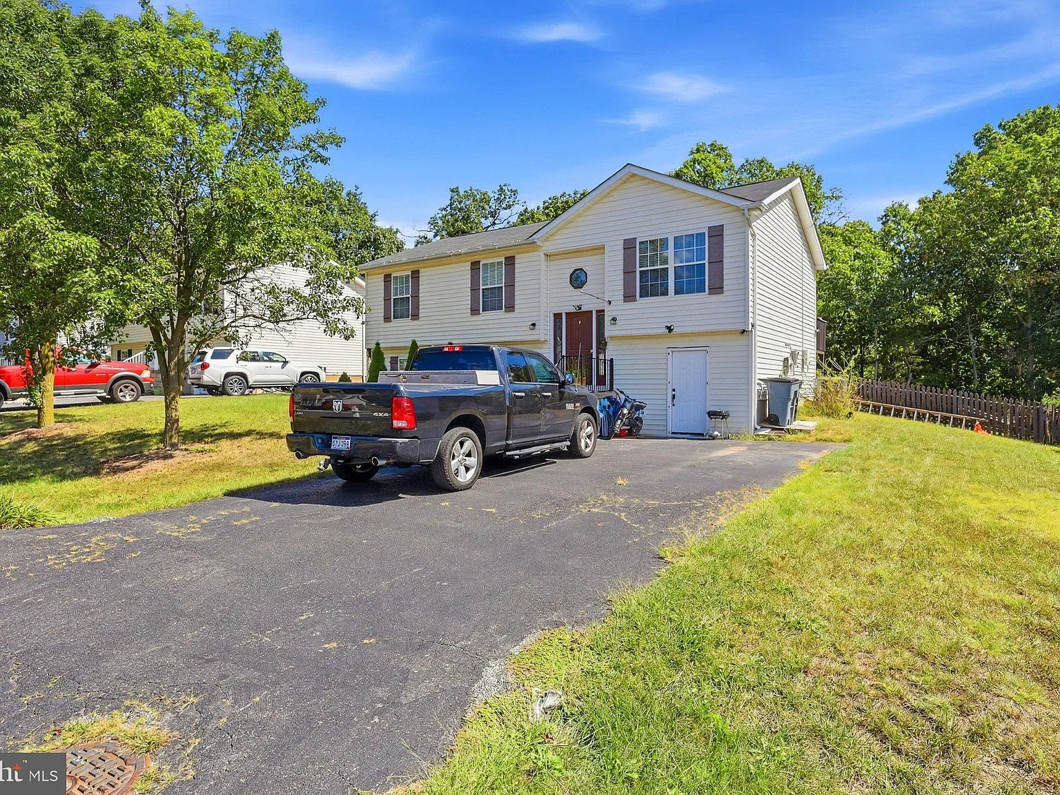 2 bed, 1.0 bath, 1901 sqft, $1,700 — Photo 3