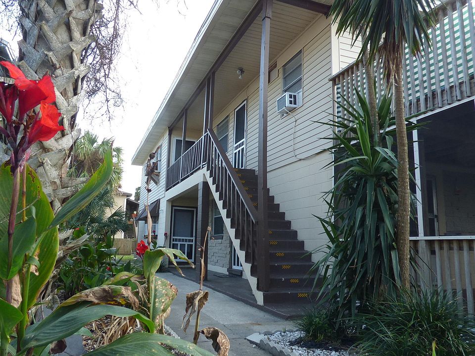 1st image of 208 12th Ave N APT 3