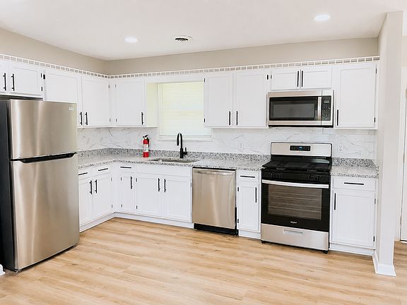 5th image of 3846 Narron Dr SW