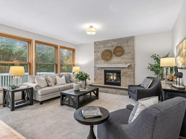 2719 Longacres Dr, Chanhassen, MN 55317