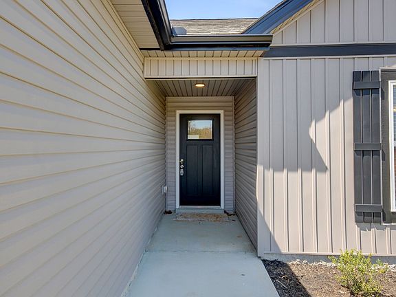 4th image of 196 Donegal Dr