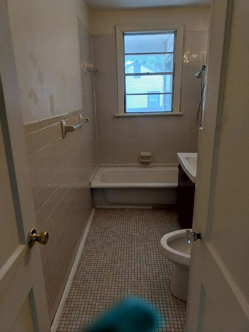 3 bed, 1128 sqft, $995 — Photo 4