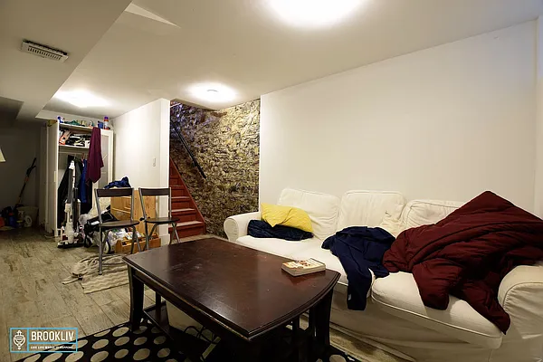 Rented by null | media 37