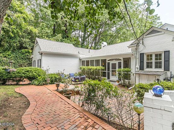 3rd image of 1310 Twin Pines Ln
