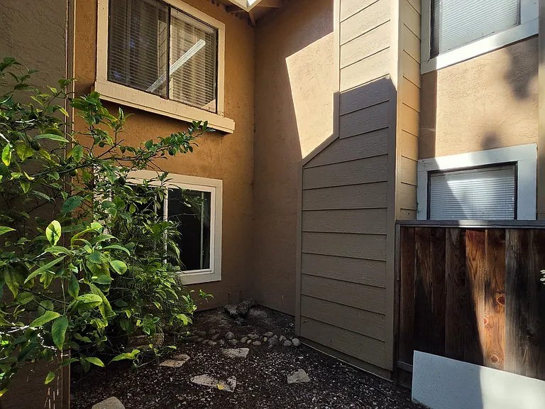 4960 Conway Ter — Photo 23
