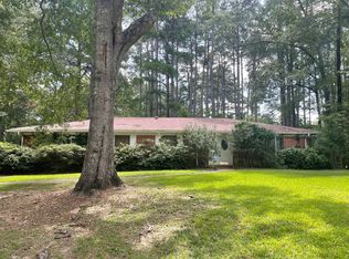 19 Rob Ln, Jackson, MS 39212