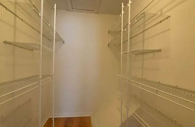 132 Brookwood Ct — Photo 11