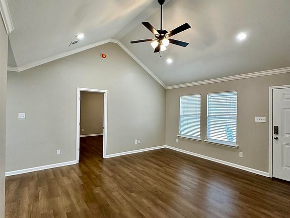 5th image of 113 Walnut St