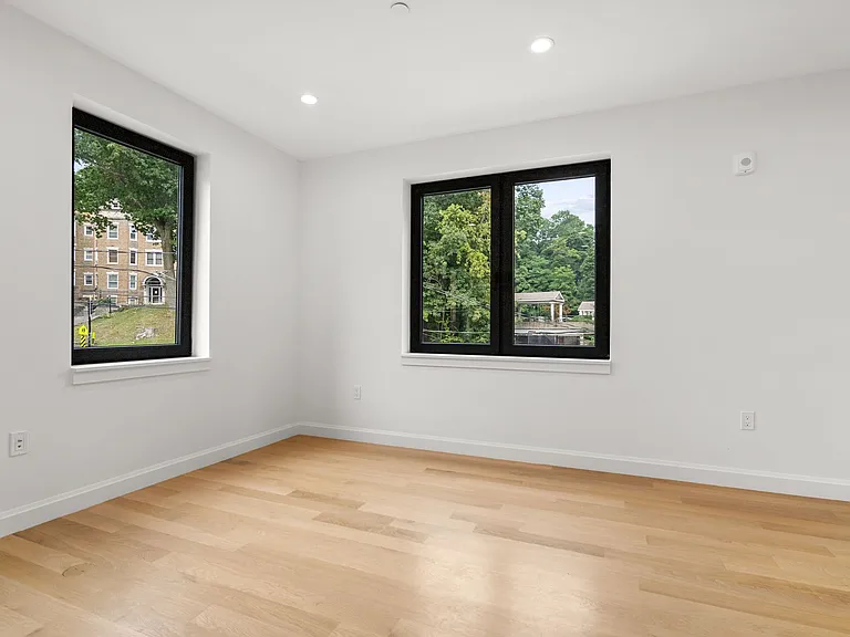 1618 Beacon St #3 — Photo 21