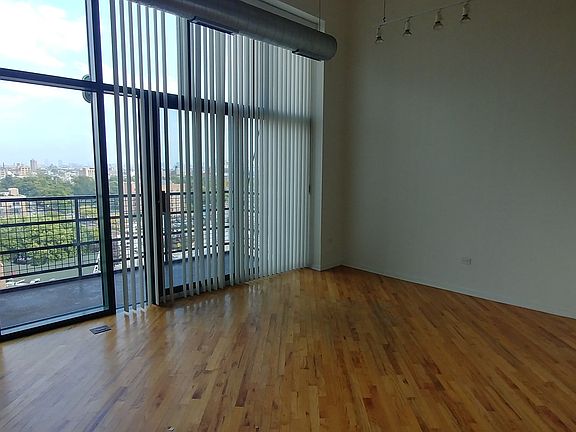 3rd image of 1645 W Ogden Ave Unit 814
