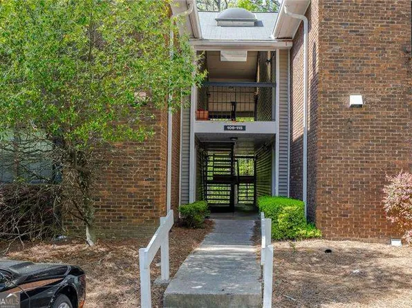 110 Barrington Hills Dr #110, Sandy Springs, GA 30350