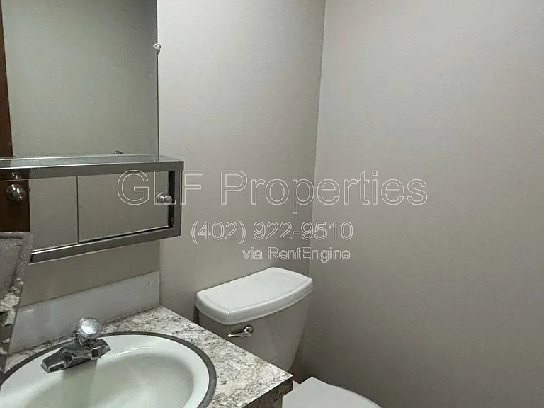 823 N 2nd St #5 — Photo 6