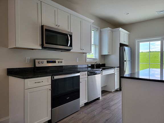 4th image of 226 Millard Dr