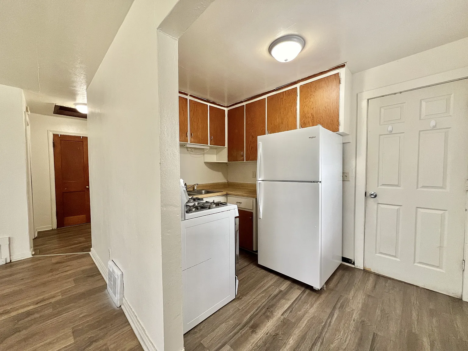 924 Copeland Avenue - 1 — Photo 2