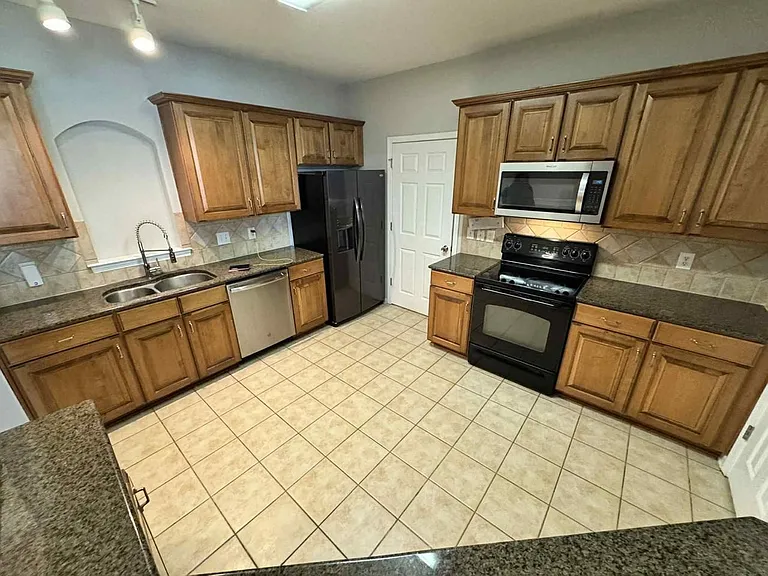 14817 Santa Lucia Dr — Photo 12