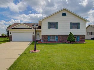 966 New Hampton Dr, Oregon, WI 53575