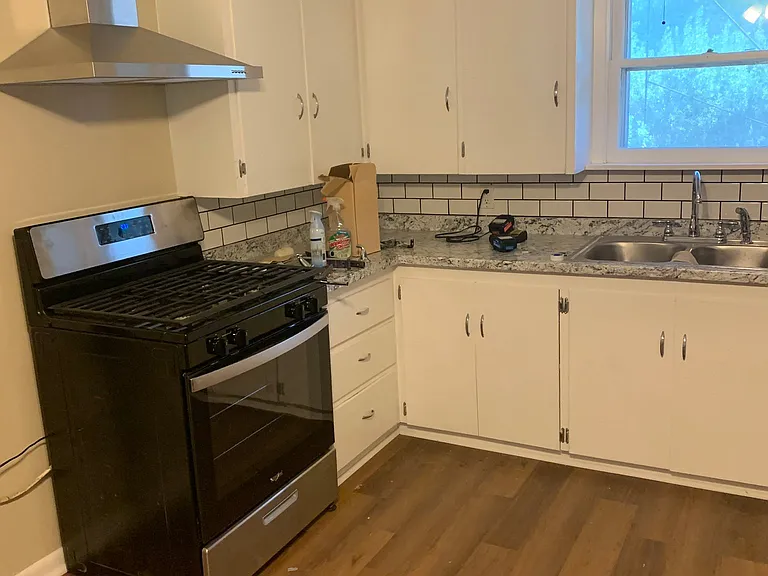 512 Milton St — Photo 6