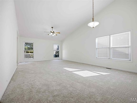 4th image of 217 Crystal Ridge Dr