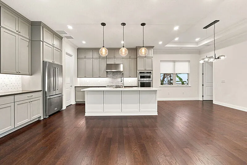 10134 Royal Island Ct