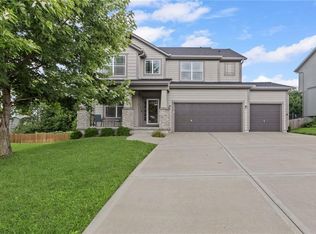 23313 W 52nd Ter, Shawnee, KS 66226