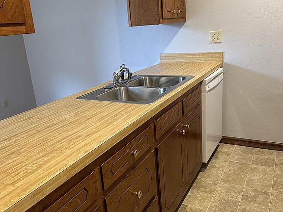 5th image of 218 N 11th St #40