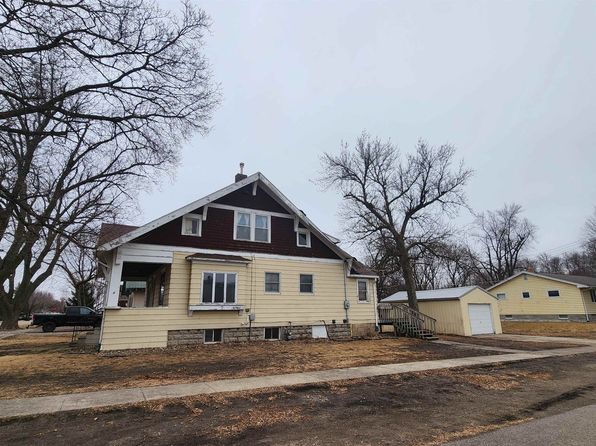 108 2nd Ave W, Swea City, IA 50590