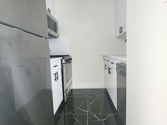 3rd image of 750 N Broad St APT 10-F