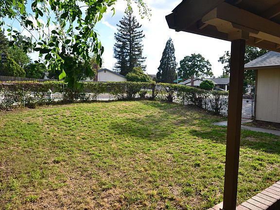 4th image of 7883 Sungarden Dr