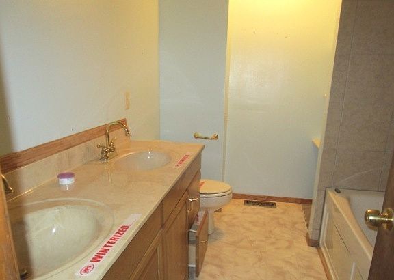 4th image of 13853 Silverod Ct NW