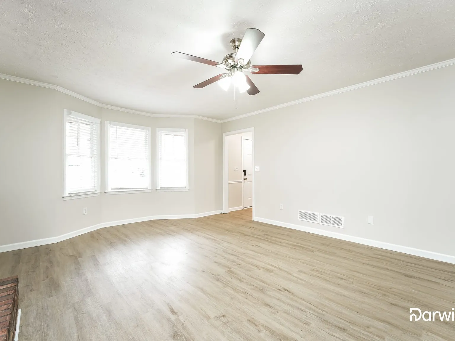 3 bed, 2.0 bath, 2118 sqft, $1,899 — Photo 4